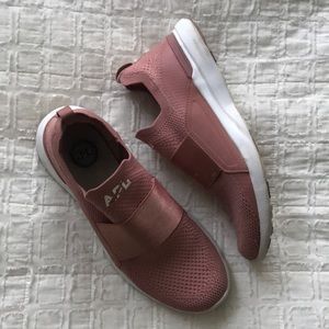 APL blush slip-on